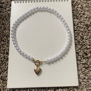 Cute Pearl Necklace With Heart Locket